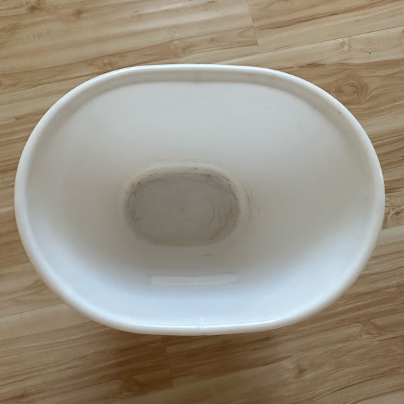 Essentials- Waste basket- white! Gently used! Must sell - Picture 3 of 10